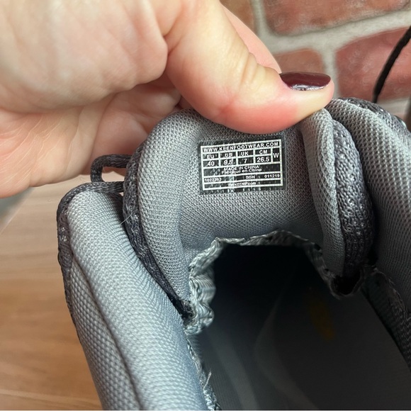 Keen Mid height hiking boots grey and mint green size 9.5 - Picture 10 of 13